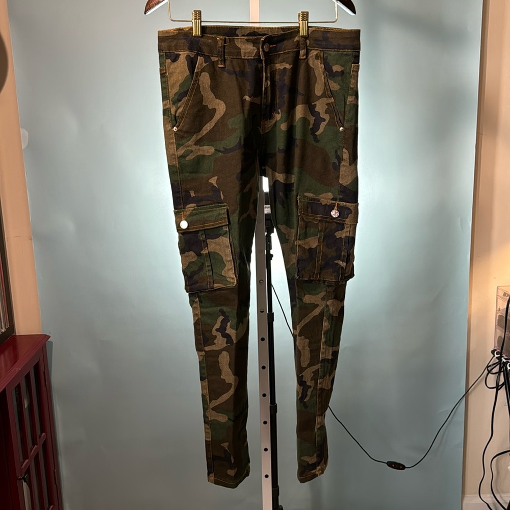 Shein Men Camo Print Flap Pocket Side Cargo Jeans Size Small (36)